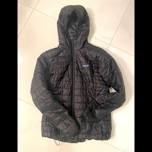 Black Patagonia Nano Puff Hoody in Black Size Small